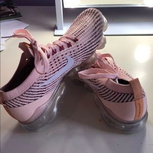 Nike vapor maxes pink